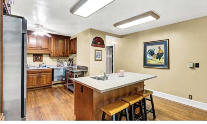 Warrenton Casa | Large Room Facing the Manor Lawn