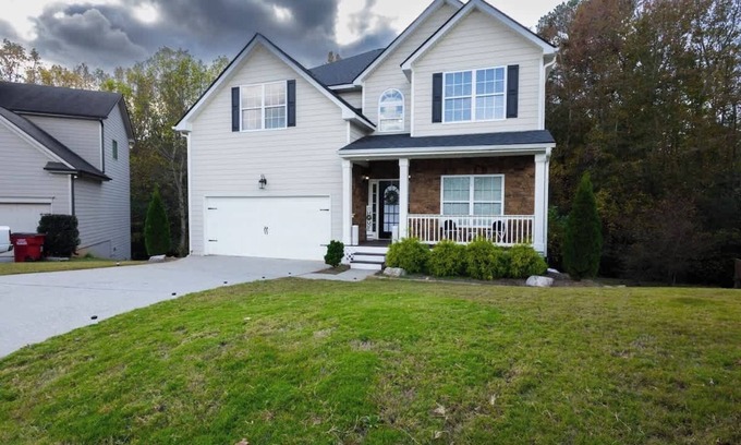 Braselton Casa | Large Rustic Family Home By RoadATL-KingBed-Firepit-Grill