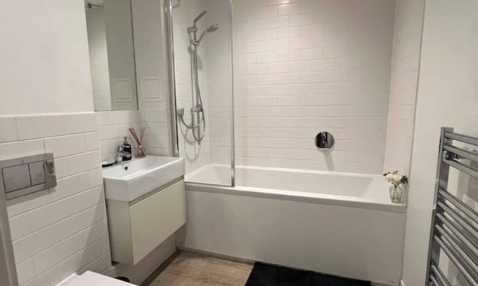 Vassall Apartamento | Large Spacious Modern Flat 1 Minute from station
