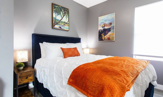 University Heights Apartamento | Large-Studio-Balcony-Desk-A/C-Full-Kitchen