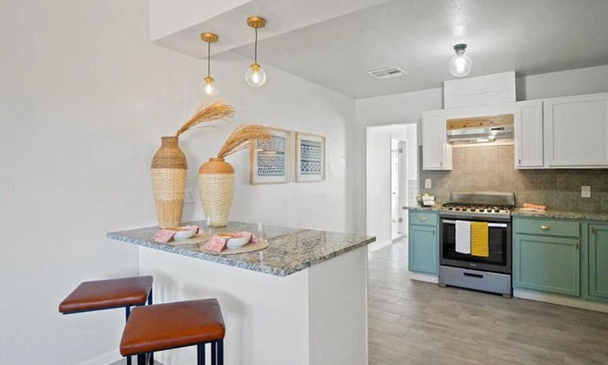 El Paso Casa | Large Stylish Hm W Big Back Yard