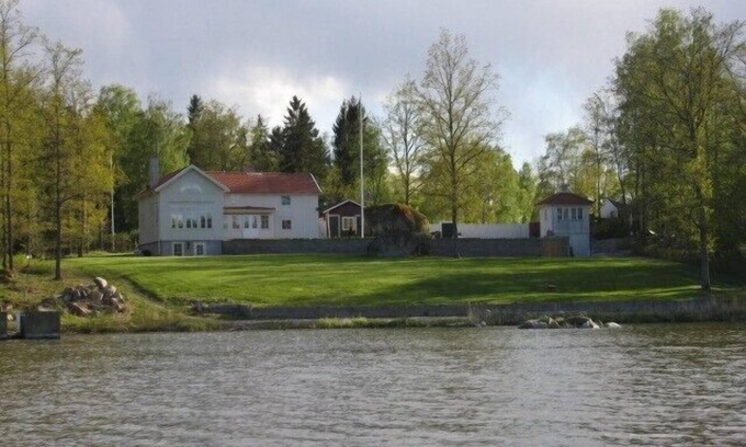 Stora Mellosa Casa | Gran casa de verano a orillas del lago Hjälmaren