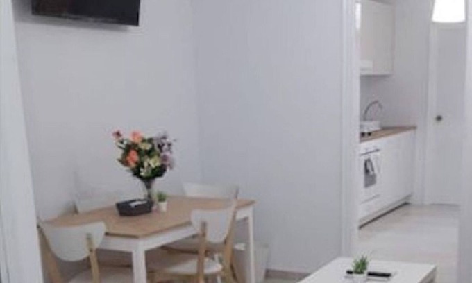 Pla del Bon Repós Apartamento | Amplio apartamento superior de 3 habitaciones, dos baños, 2 balcones, aire acondicionado completo