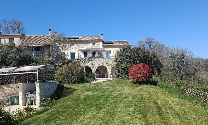 Saint-Marcel-d'Aredeche Casa | Gran casa antigua, reformada con buen gusto, con una elegante piscina.
