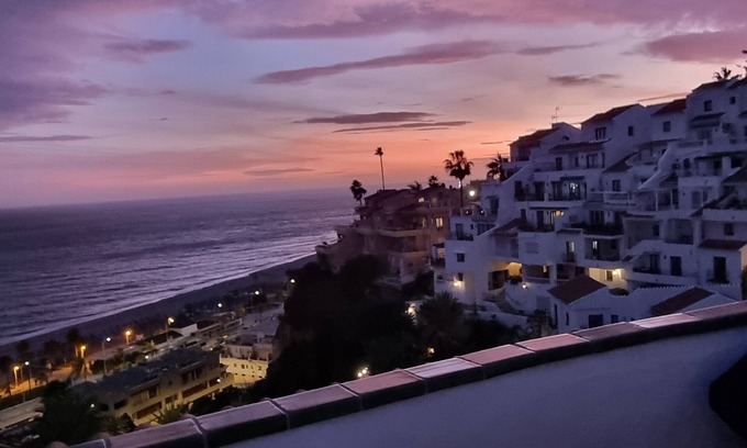Chimenea Apartamento | Gran terraza, impresionantes vistas al mar, condiciones soleadas! En la cima de Playa Burriana!