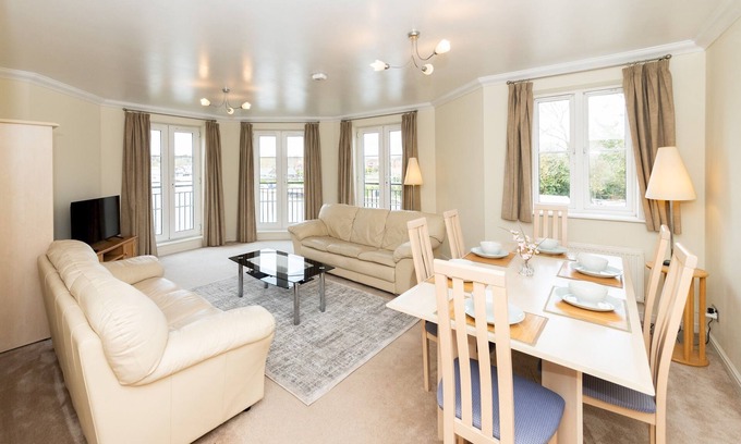 Reading Apartamento | Large & Tranquil Riverside Flat with Thames Views - Pass the Keys