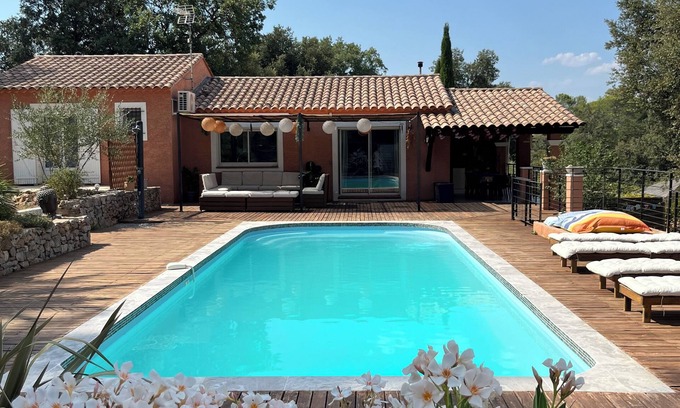 Flassans-sur-Issole Villa | 6 habitaciones 13 personas piscina climatizada y jacuzzi