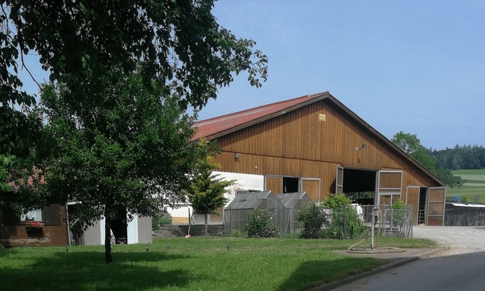 Stockach Condominio | Spacious holiday apartment with a view of the farm