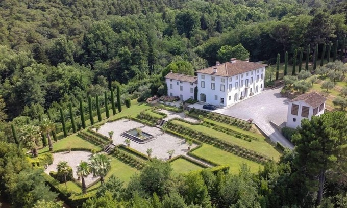 SantʼAndrea di Compito Villa | Gran villa de vacaciones en alquiler en Toscana, lucca, piscina, wifi, aire acondicionado, bodas