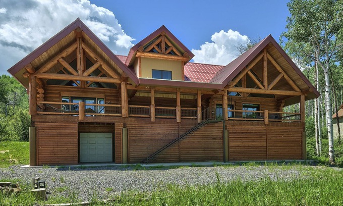 Collbran Cabina | Large Vega Lake Colorado Luxury REAL LOG CABIN