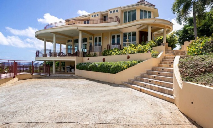 Quebrada Fajardo Apartamento | Large Villa Claramar