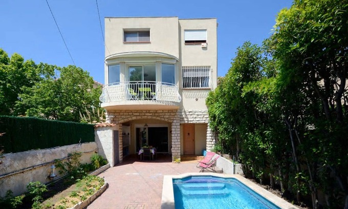 12th Arrondissement Villa | Gran villa en Marsella con piscina