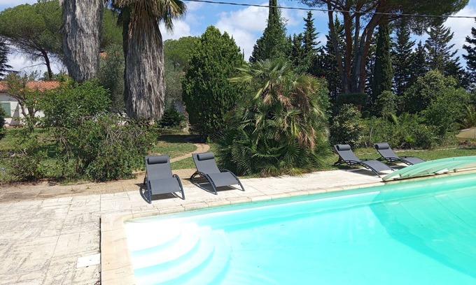 Montescot Casa | Large villa with 11x5m pool in 7700 M2 grounds. Veranda and multiple terraces.