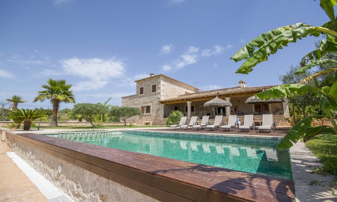 Campos Chalet De Esquí | Amplia Villa con piscina y jardín para disfrutar con la familia y amigos