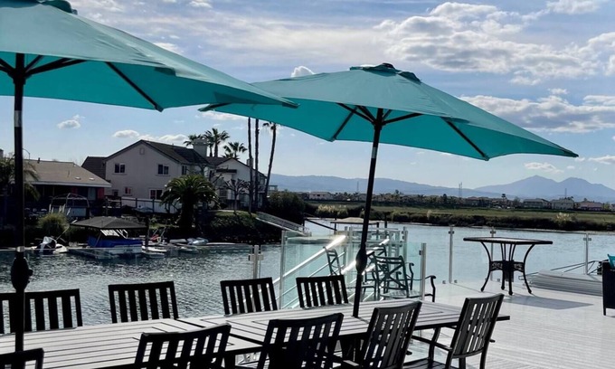 Discovery Bay Casa | Large water front Discovery Bay home-5 mins to fast
