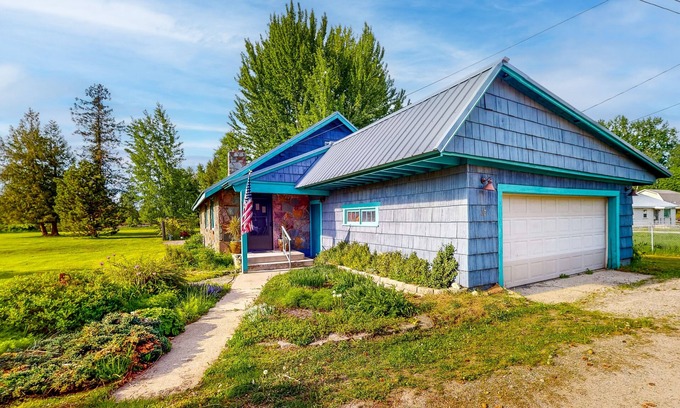 Ponder Point Casa | Large Yard, Grill, & Sunroom - Dog-Friendly