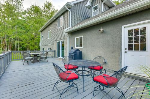 New Albany Casa | Large Yard with Pond Family Retreat in New Albany!
