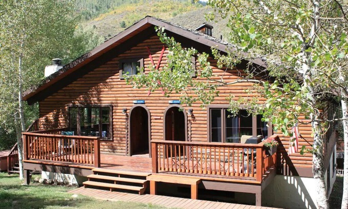 Intermountain Casa | LARKSPUR CABIN EAST & WEST 2 jacuzzis, a pasos del autobús gratuito, estacionamiento