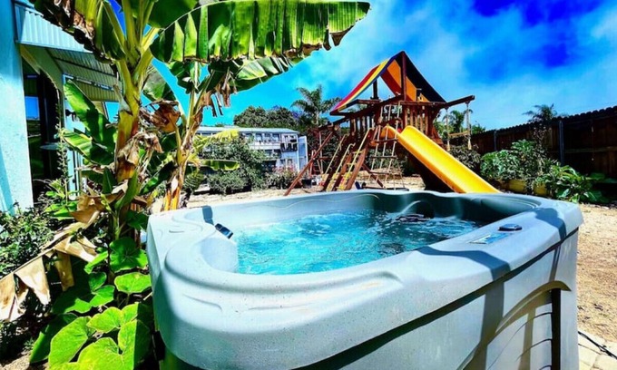 Olde Carlsbad Casa | Larkspur Full · 7 Minutes to Legoland-3 Minutes to Beach-King Beds