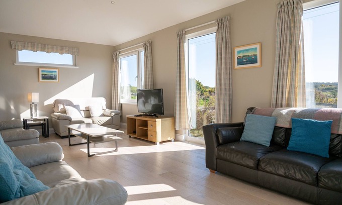 Monreith Cabaña | Larroch Farmhouse - a house that sleeps 10 guests in 5 bedrooms
