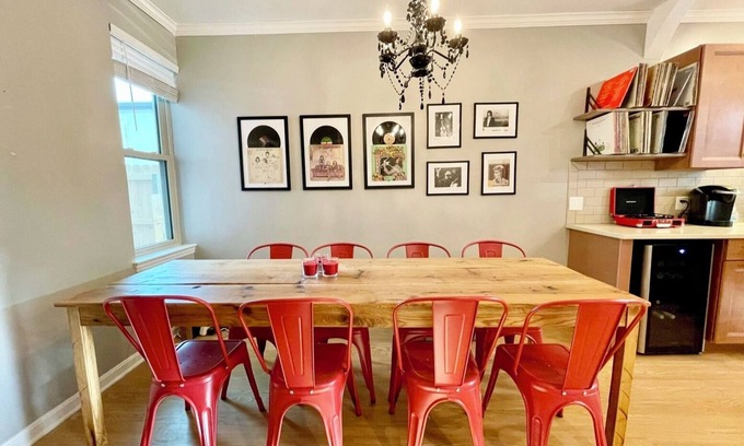 Lancaster Casa | Larry's Lancaster Landing: 3 bedroom row house, walkable to downtown Lancaster