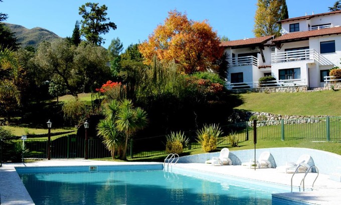 La Falda Cabina | Las Ardillas Cabañas y Suites