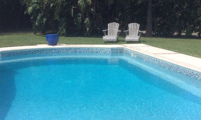 Smith's Apartamento | Apartamento en Las Brisas con piscina y cerca de la playa (y un cargador Twizy)