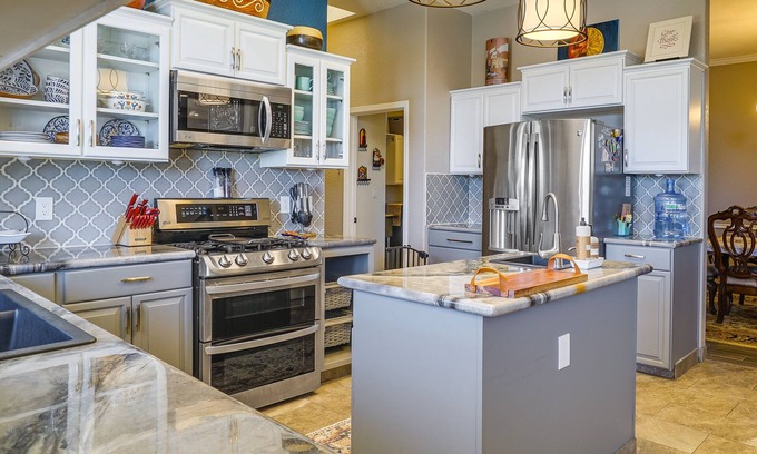 Las Cruces Casa | Las Cruces Home w/ Private Pool + Fire Pit!