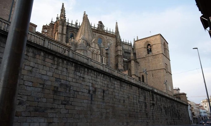 Plasencia Apartamento | Las Dos Catedrales 1