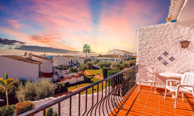 Nerja Chalet De Esquí | Las Lilas 61 - Oasis Properties