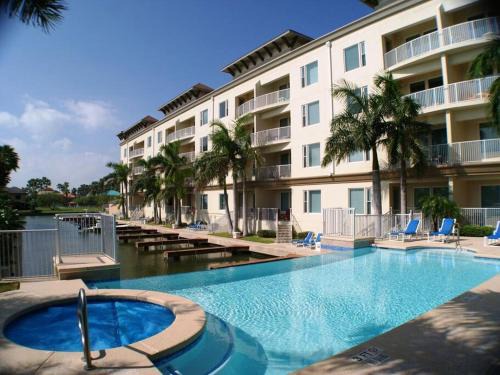 South Padre Island Apartamento | Las Marinas 303 Channelfront boatslip, waterview