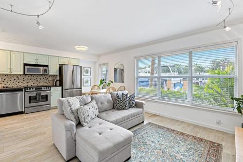 Hendricks and Venice Isles Apartamento | Las Olas Blvd Waterfront Apt