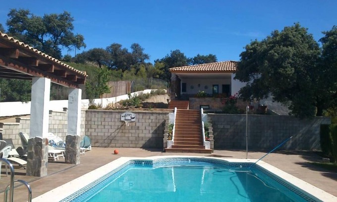 Guillena Casa | Confortable casa de campo o chalet en Las Pajanosas Sevilla con piscina