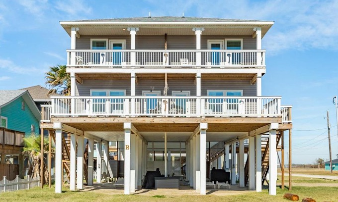 Surfside Beach Casa | Las Palmas I - Beach Views Family & Pet Friendly