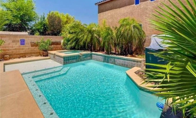 Whitney Casa | Las Vegas home near the strip