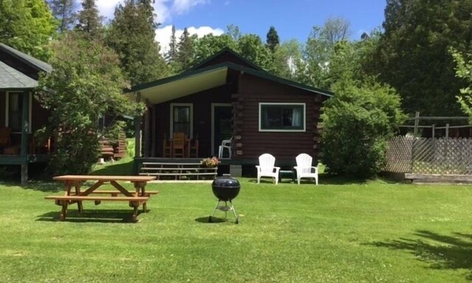 Cedarville Cabina | LaSalle Cabin - Les Cheneaux Landing