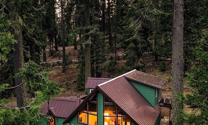 Mineral Chalet De Esquí | Lassen Mtn Lodge · Spacious, Private & EV Charger