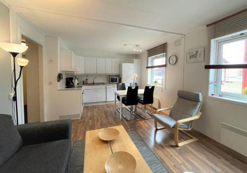 Syssleback Apartamento | Lassiebyn 10 Entire Apartment with Parking & Kitchen