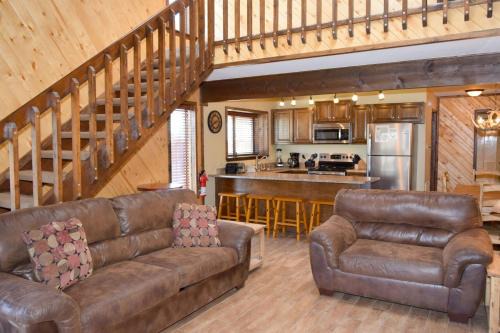 Red River Casa | Last Chance - Pet Friendly - Satellite - Grill - Fireplace - Close to everything