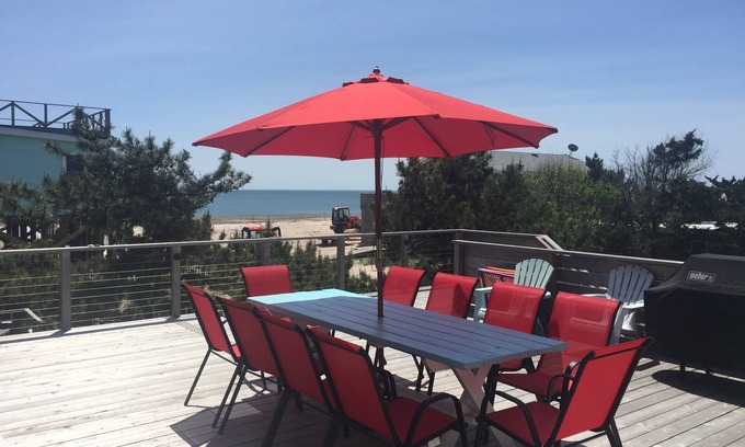 Ocean Bay Park Casa | Casa de playa recientemente renovada en Fire Island, a pocos pasos del océano.