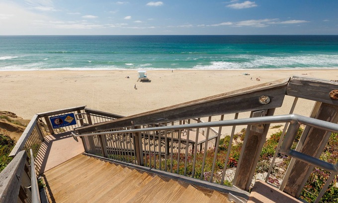 Solana Beach Casa | Townhome w/ Resort Amenities + Beach Access