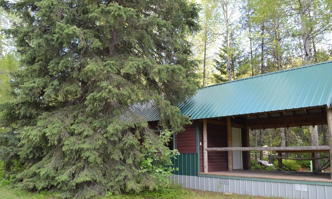 Essex Cabina | Last minute Plan to Glacier Guest Cabin Sauna