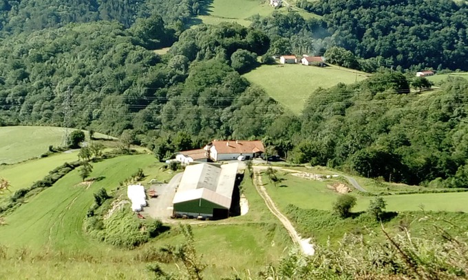 Osses Casa | cabaña lasterenborda en el corazón de la granja