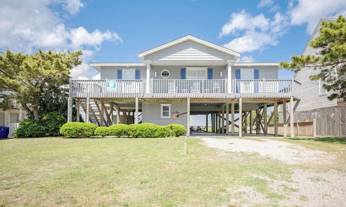 Caswell Beach Casa | Tarde para el cielo: 3 BR / 2 BA casa en Caswell Beach, para 6 personas