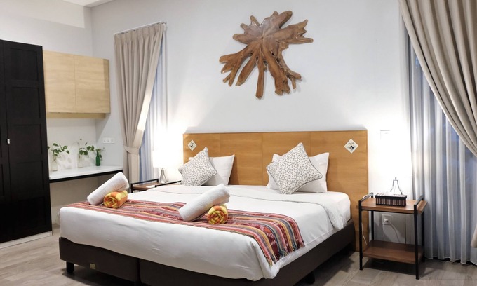 Grogol Utara Cama Y Desayuno | Estudio latino (CoHaus)