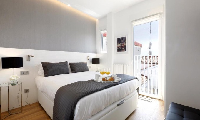 Barrio de La Latina Apartamento | Latina Plaza