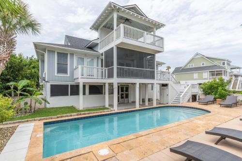Beachwalk Casa | Latitude Adjustment - Private Pool!