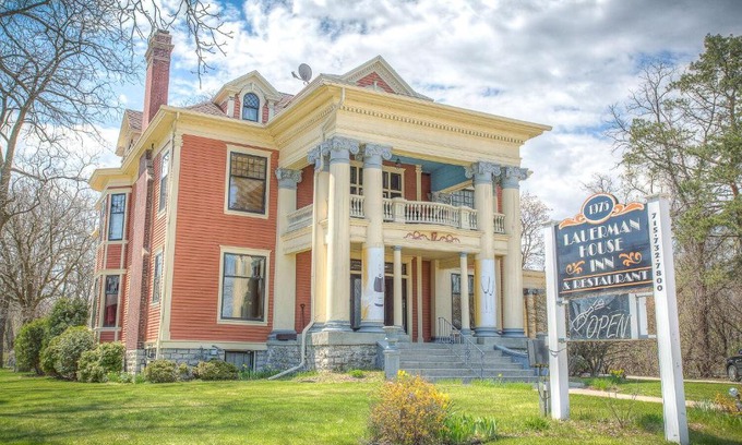 Marinette Cama Y Desayuno | Lauerman House Inn Bed & Breakfast