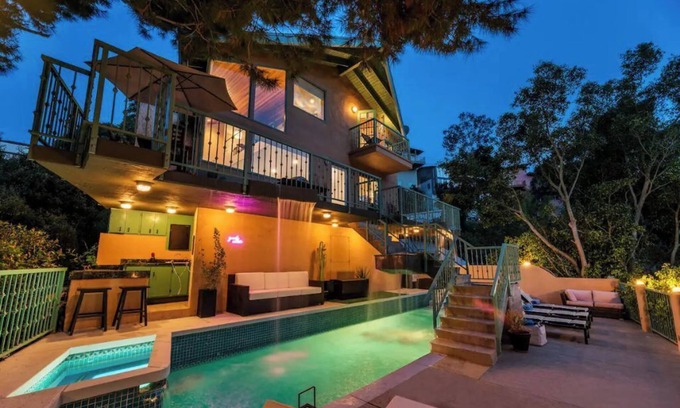 Hollywood Hills West Casa | Laurel Canyon house in the Hills with pool, spa, backyard projector & 180’ views
