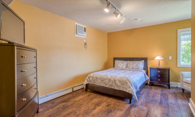Otis Casa | Laurel Haven